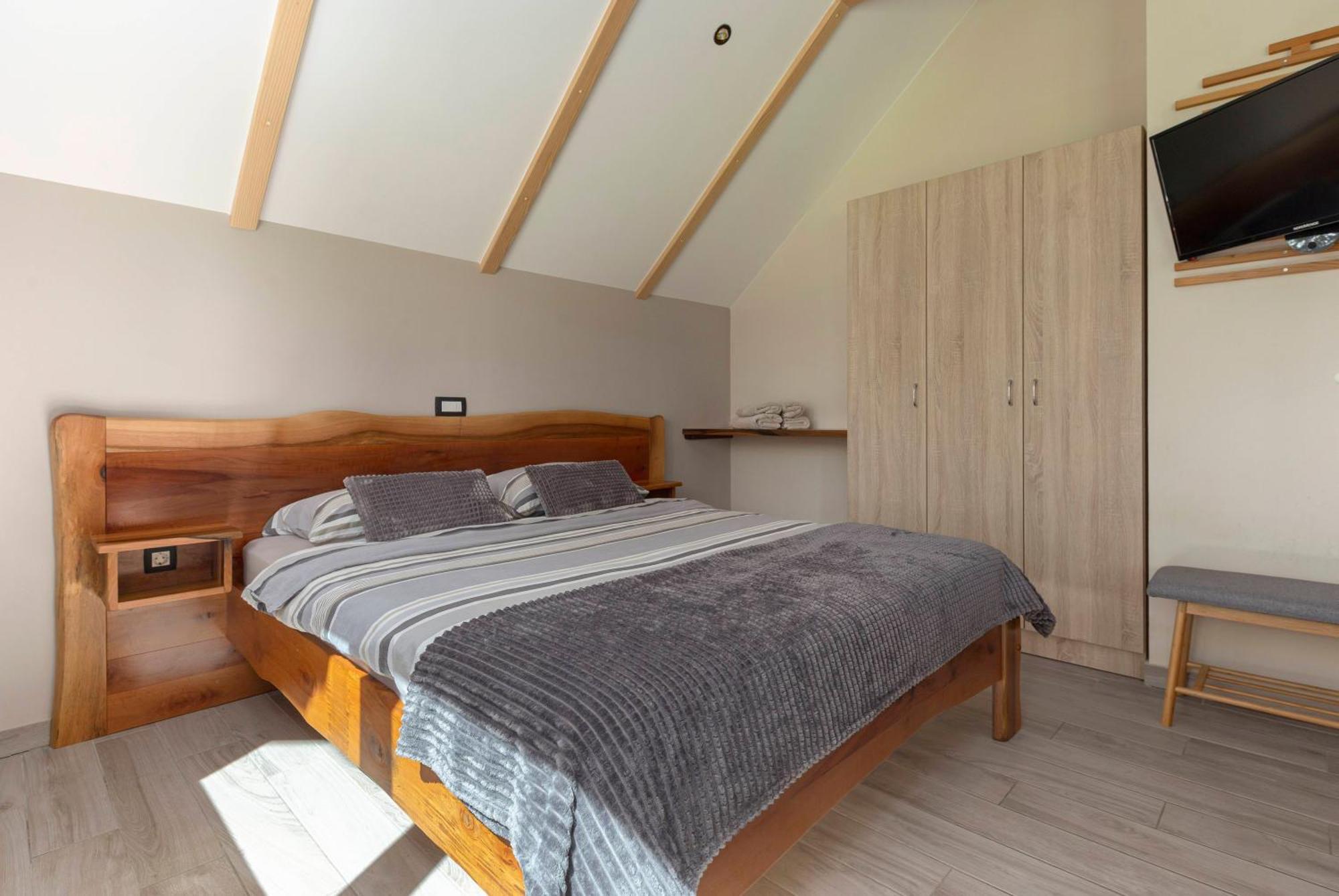 Resort Pri Hrastu Kamnik Quarto foto